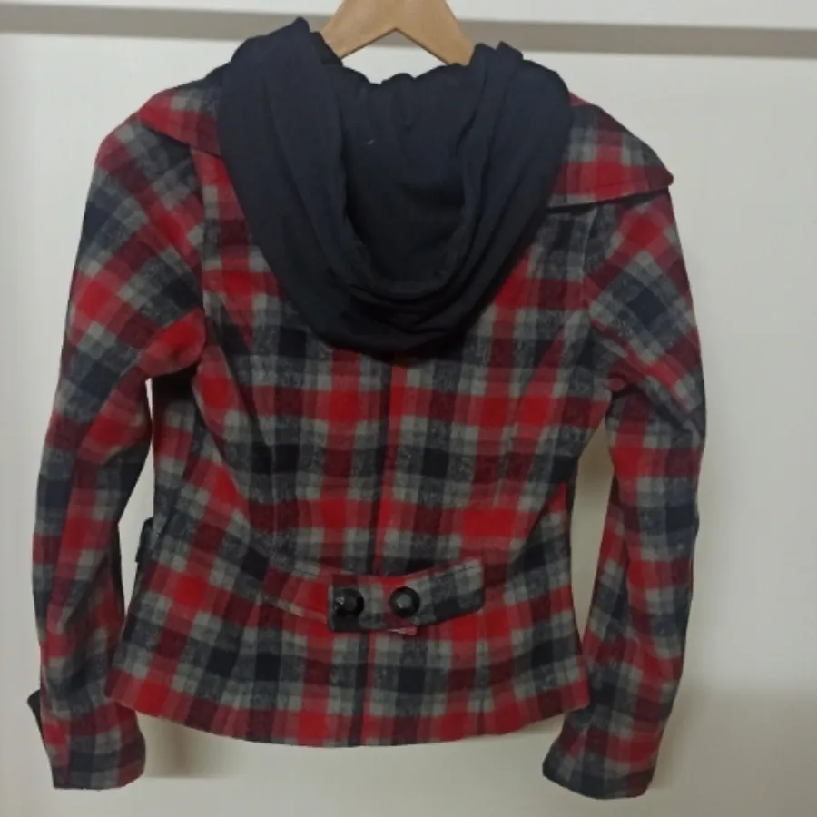 کت چهارخونه قرمز زمستانی