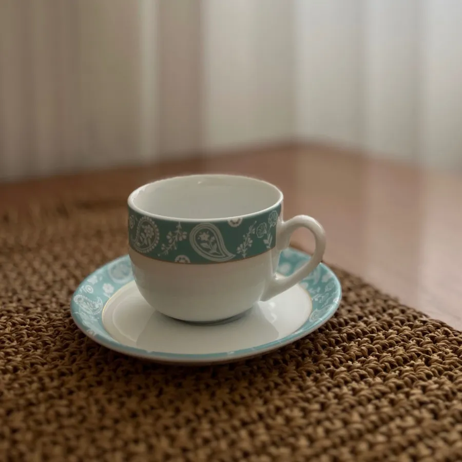 فنجان و نعلبکی چینی زرین