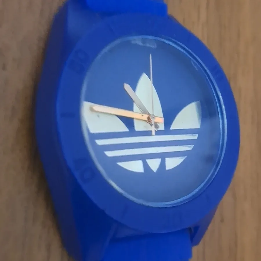 ساعت  آدیداس