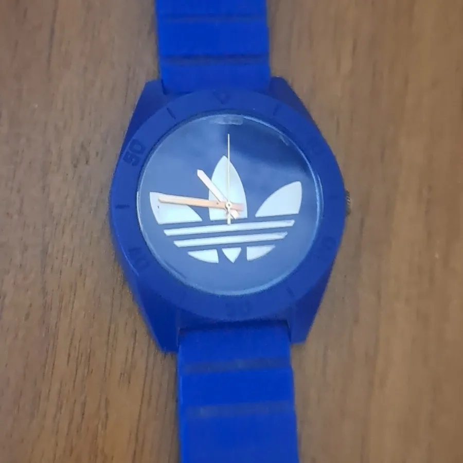 ساعت  آدیداس