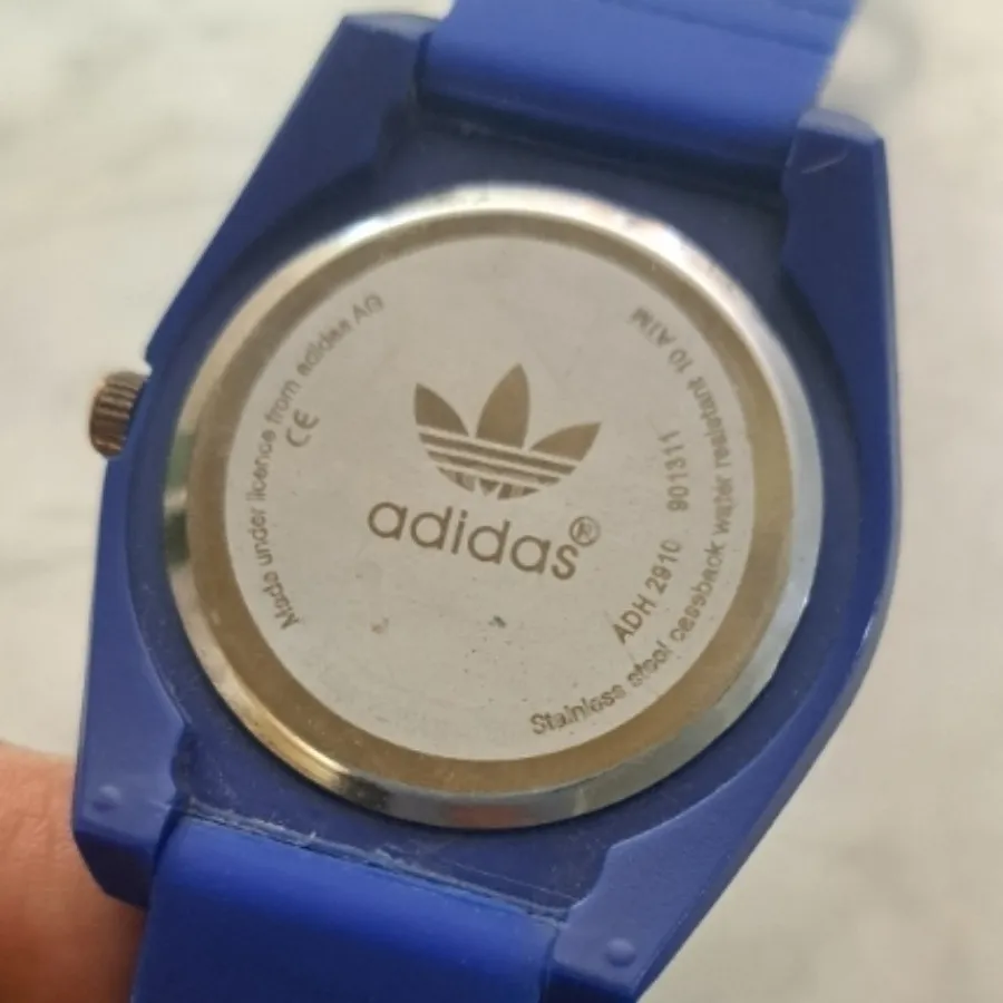 ساعت  آدیداس