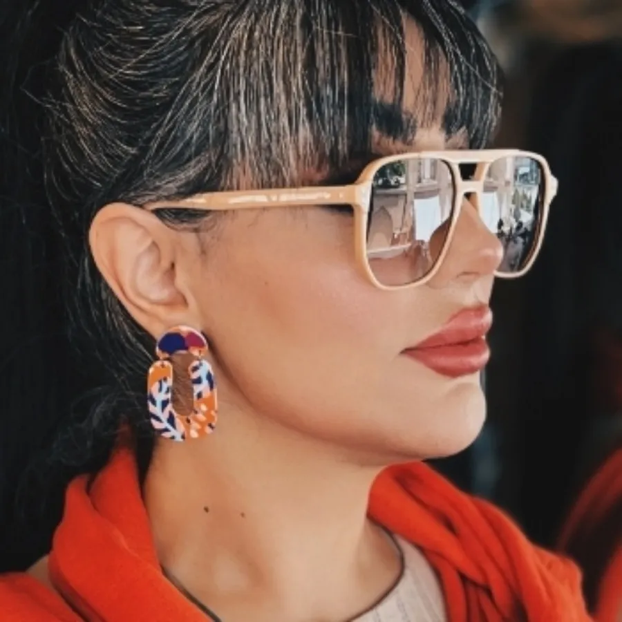 عینک و گوشواره بهاری