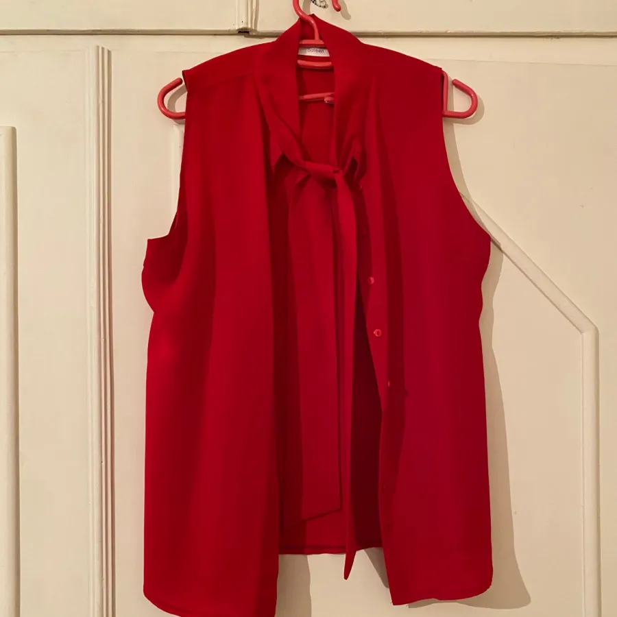 تاپ مجلسی یقه کراواتی