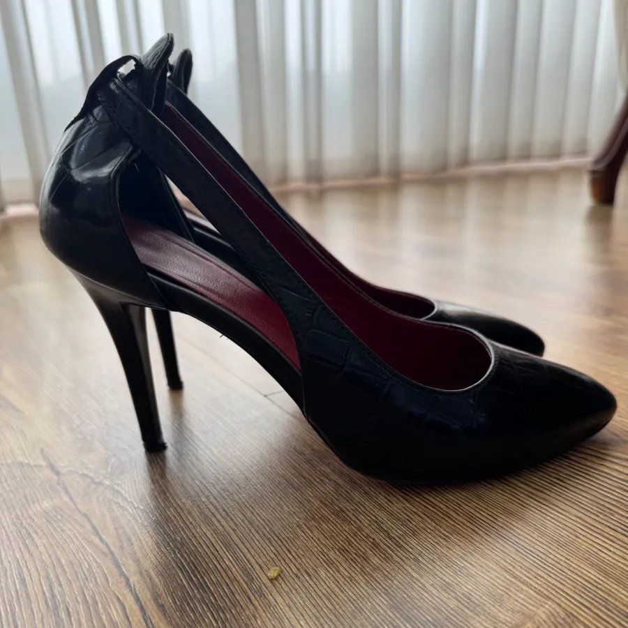 کفش چرم افتاب