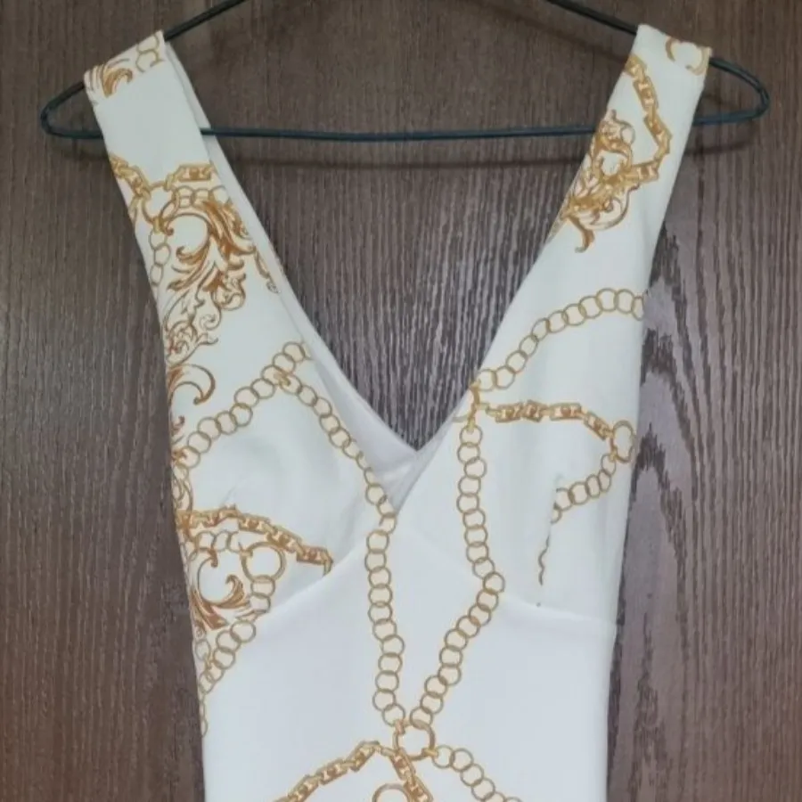 پیراهن مجلسی سفید طلایی