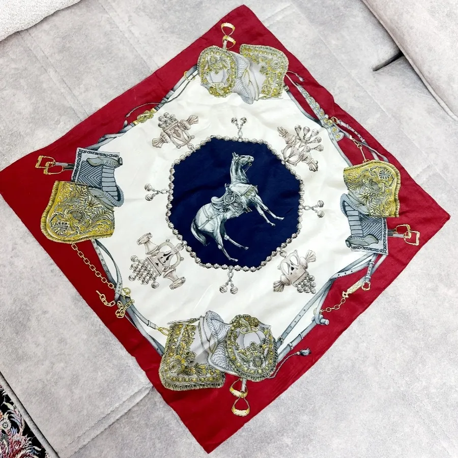 سکارف یا دستمال گردن