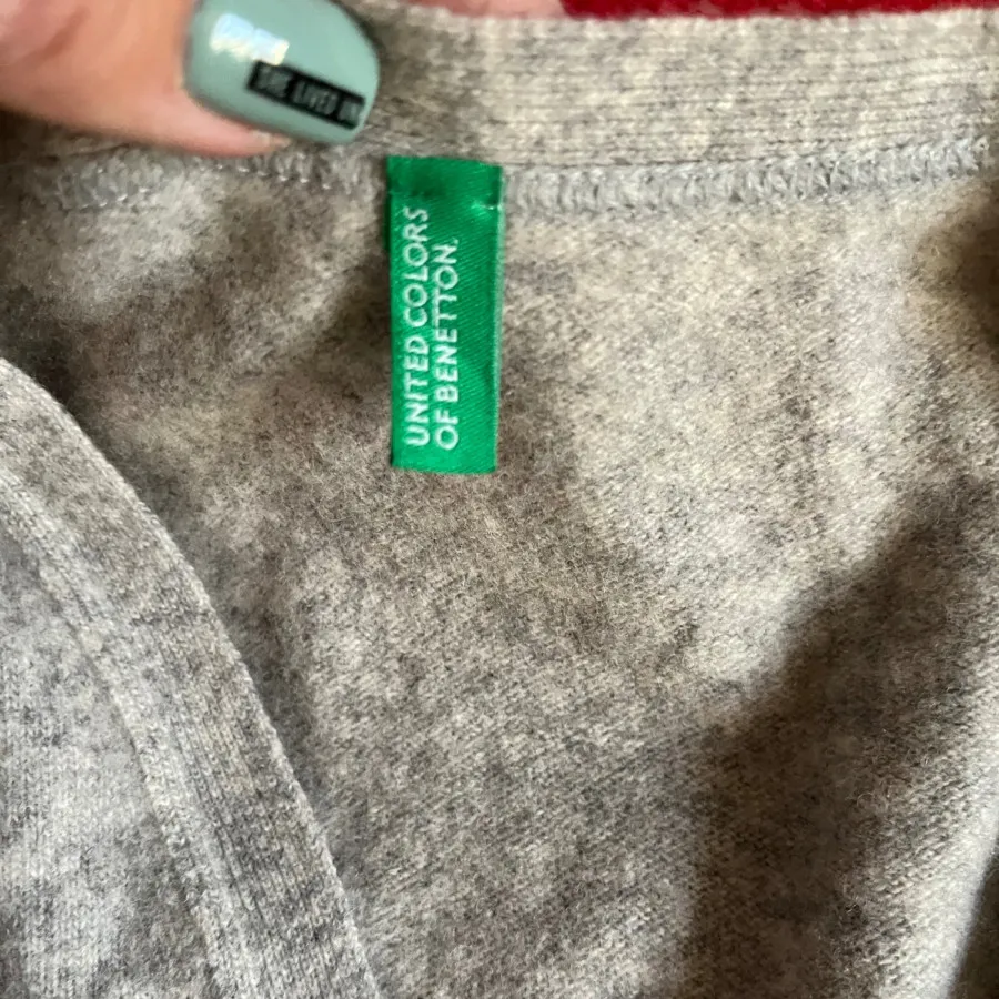 ژاکت پشمی بنتون