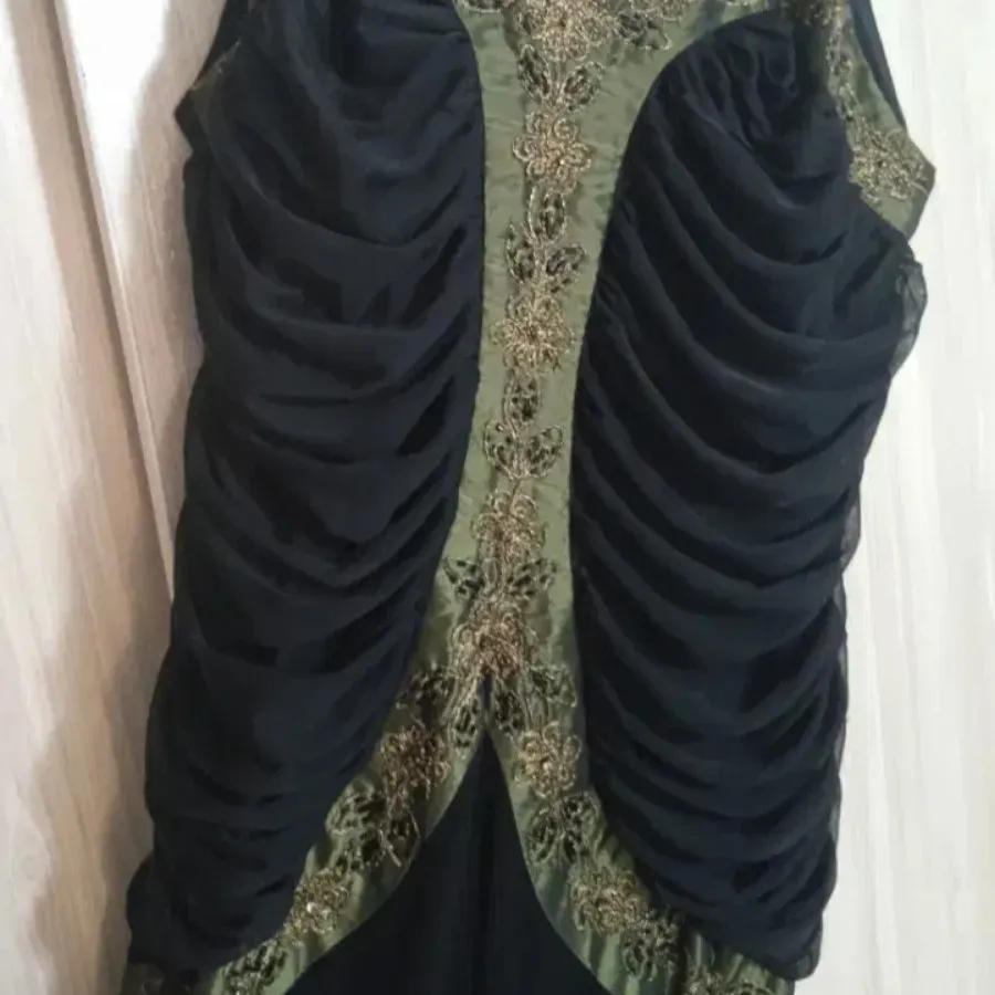 لباس مجلسی و شالش