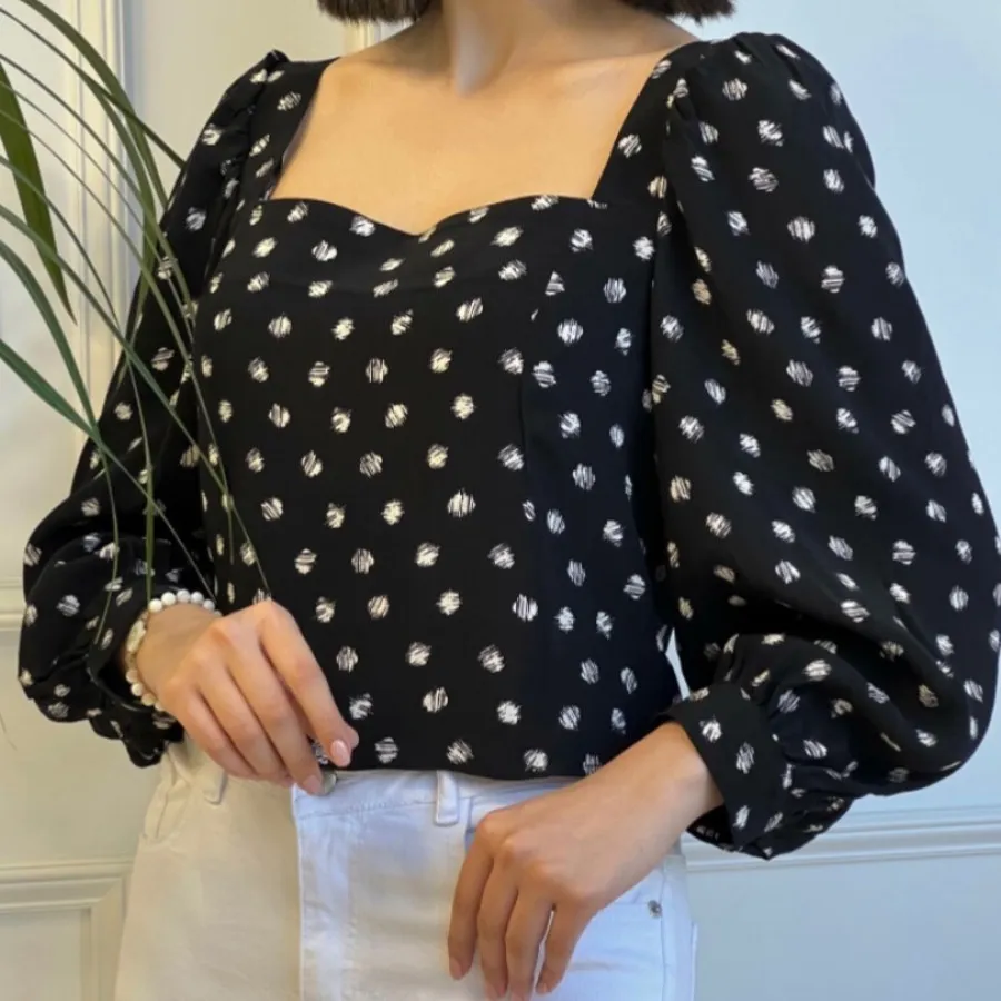 بلوز عروسکی ال سی وایکیکی