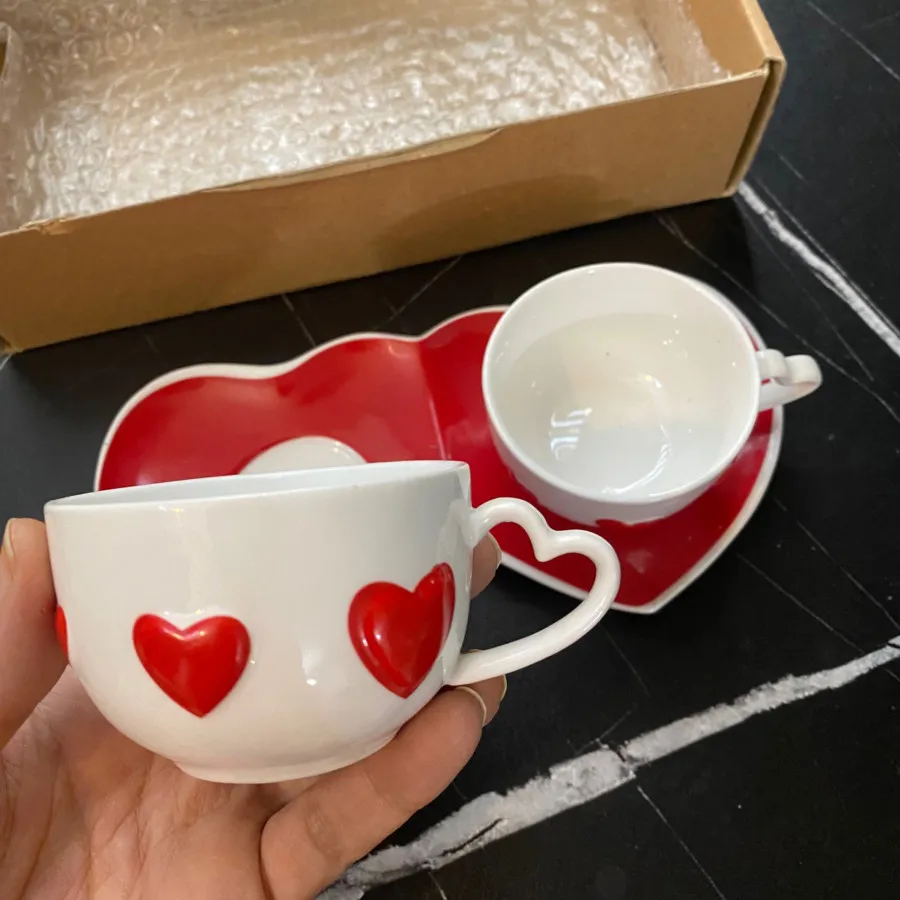 فنجان های قهوه ولنتاینی