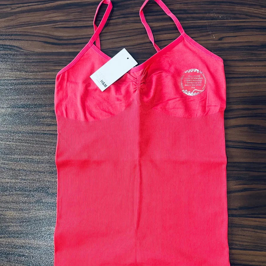 تاپ ورزشی H&M