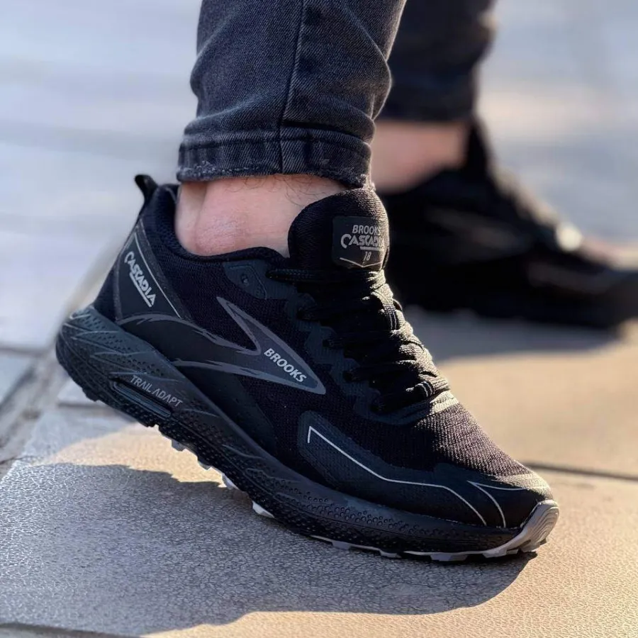 کتونی بروکس تمام مشکی