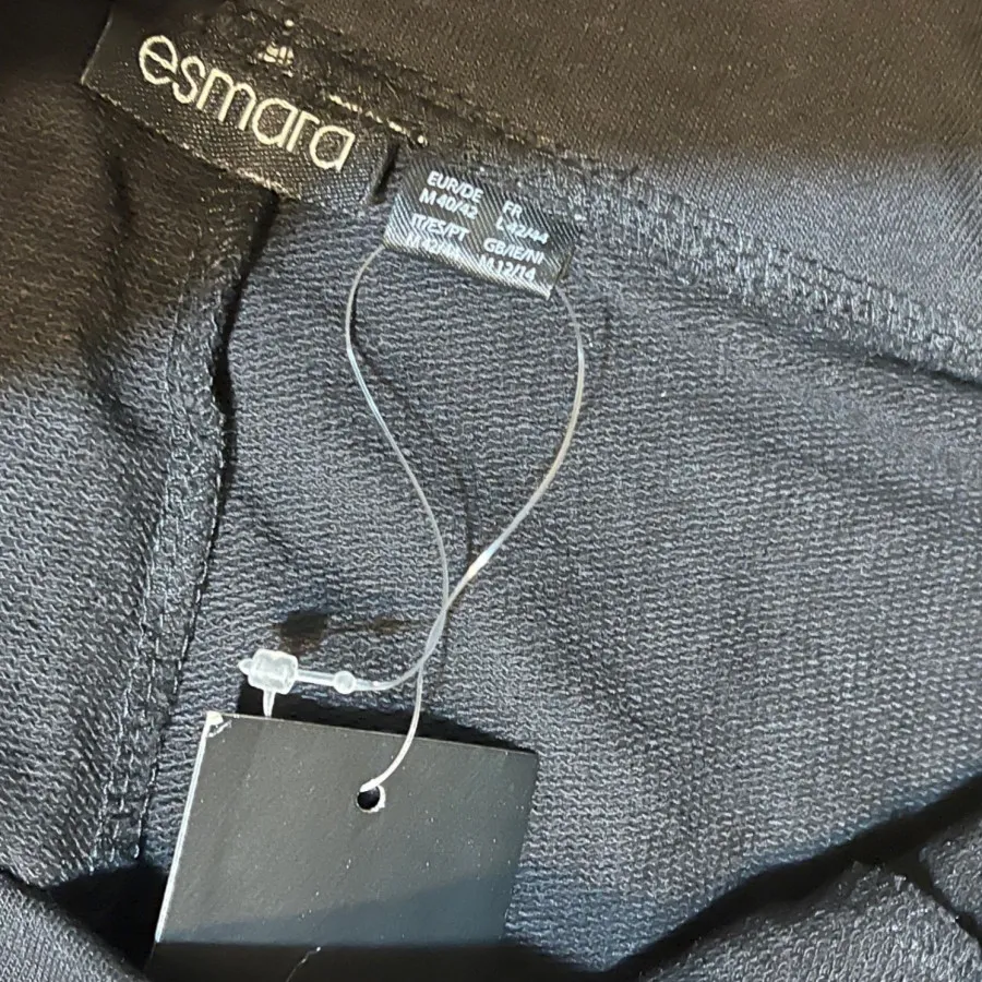 شورتک کتان نخ Esmara