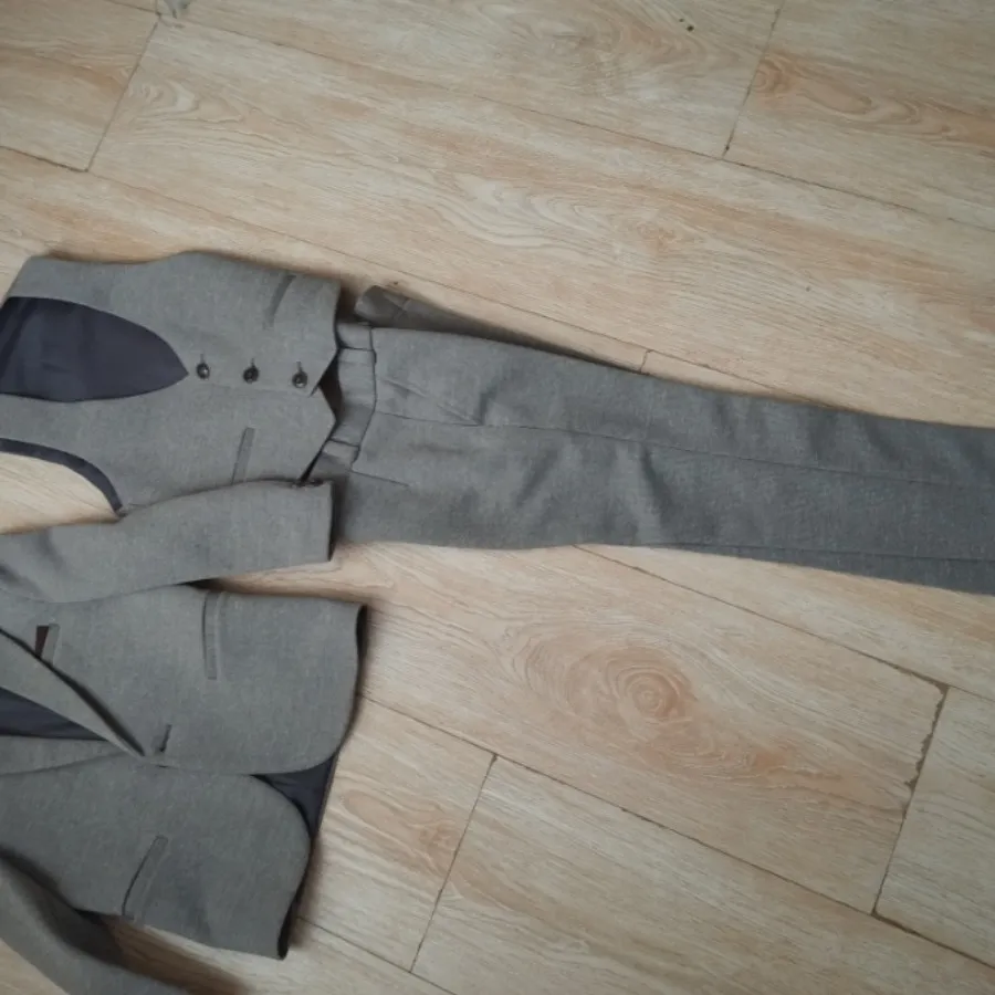 کت وشلوار لی باب اسفنجی