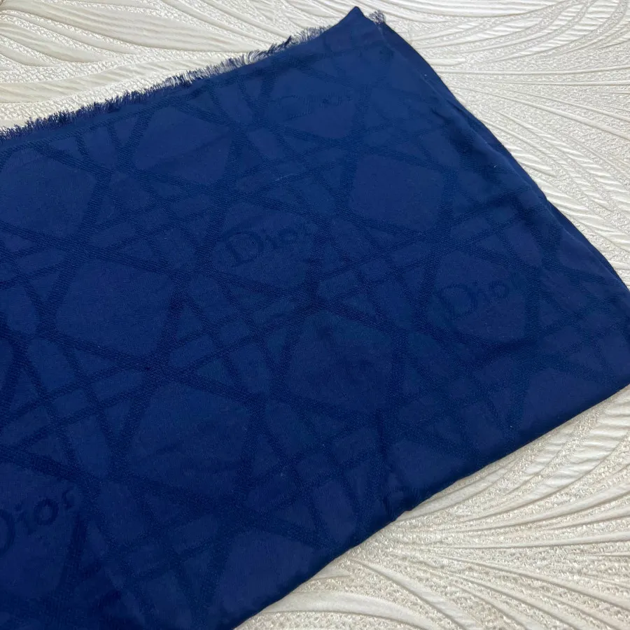 روسری مارک دیور