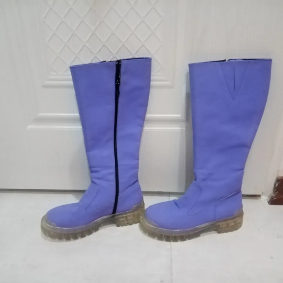 یک جفت بوت بنفش سایز 37