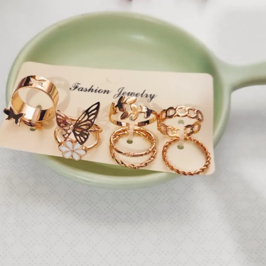 پک انگشتر طلایی و نقره ای