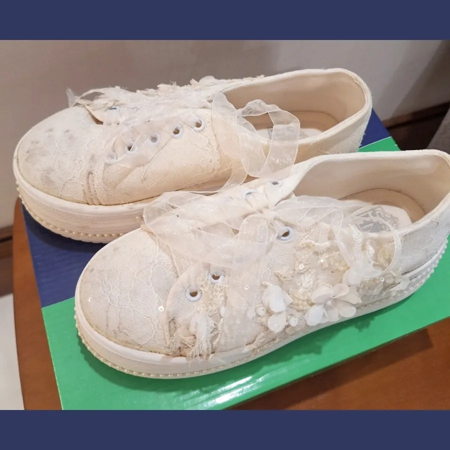 کتونی عروس دانتل فرانسه