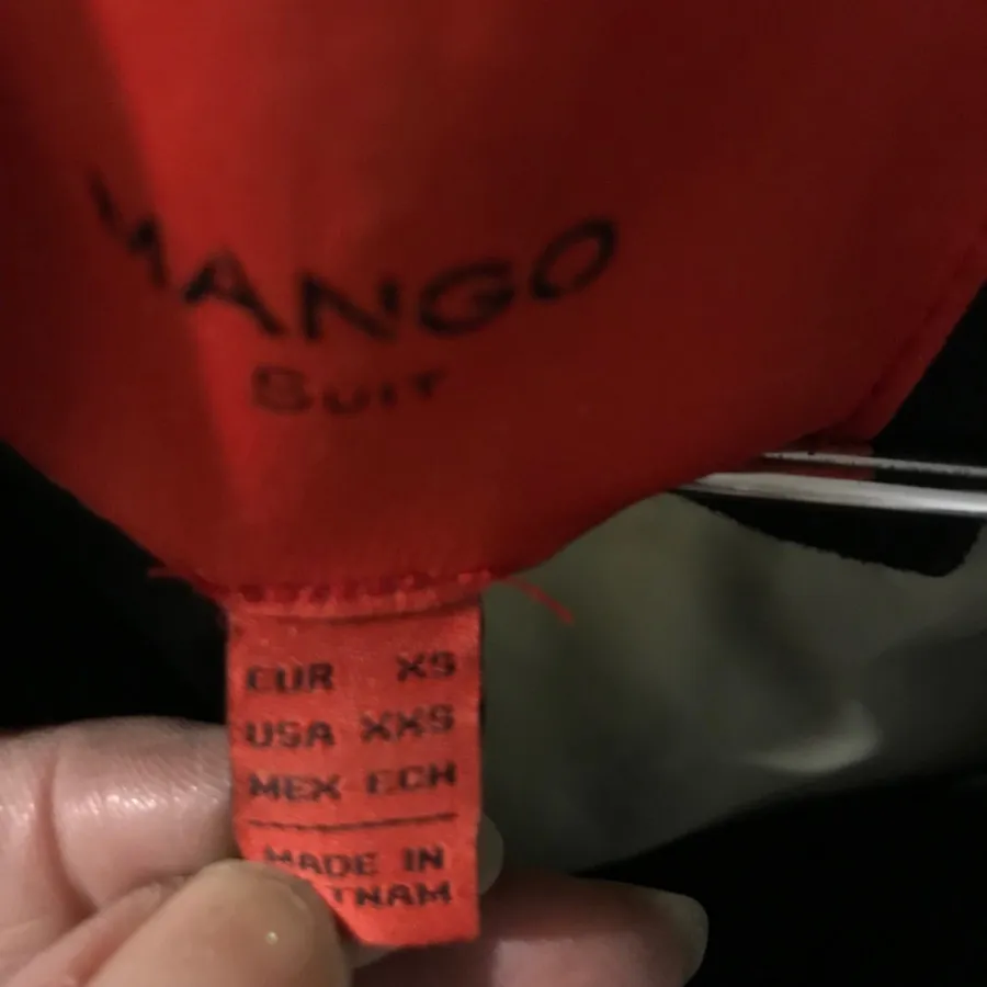 پالتو منگو MANGO