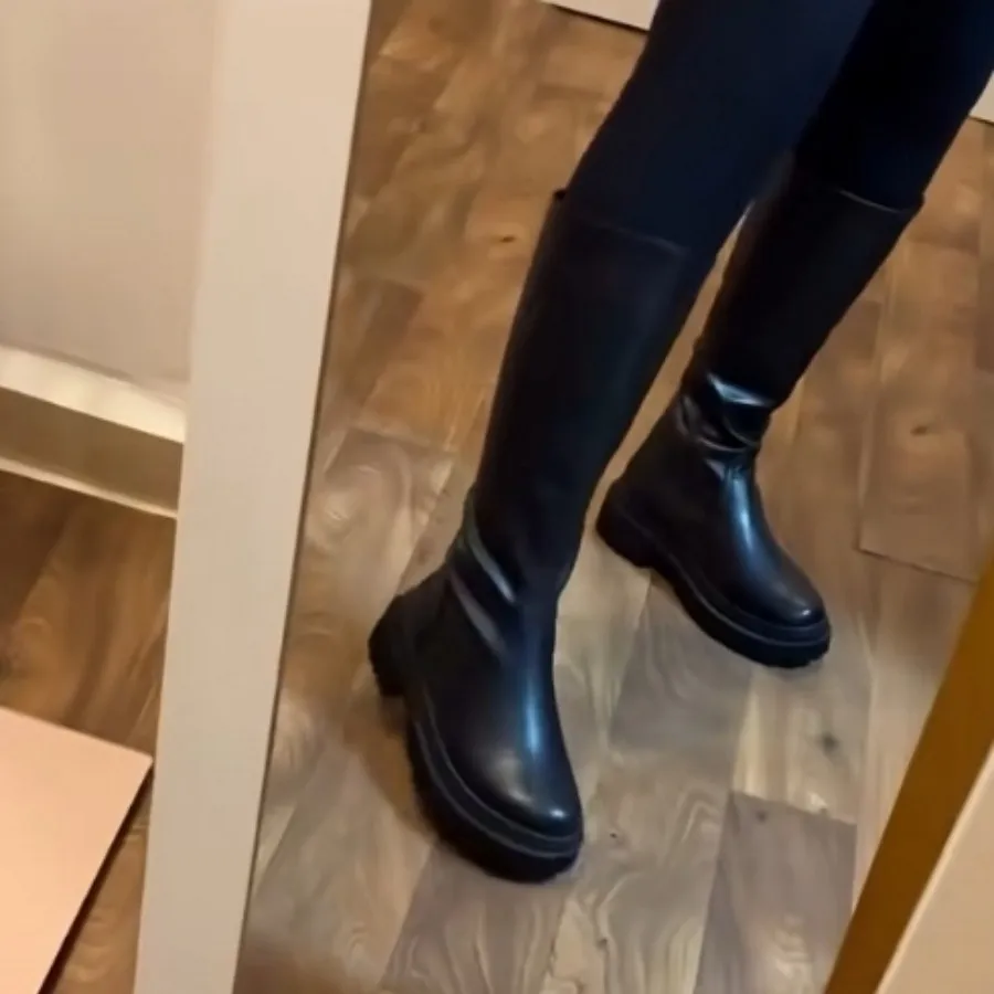 بوت نیم ساق