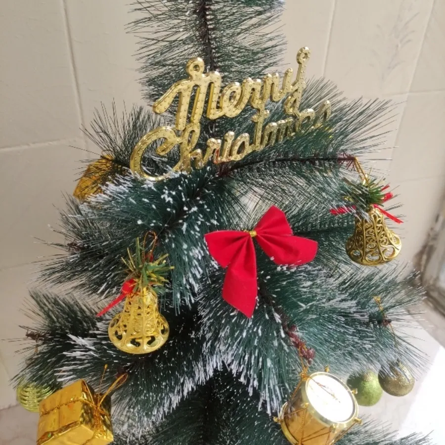 درخت کریسمس با تزیینات