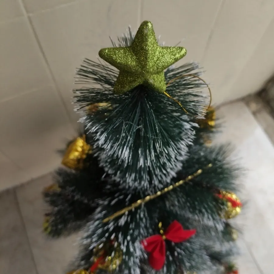 درخت کریسمس با تزیینات