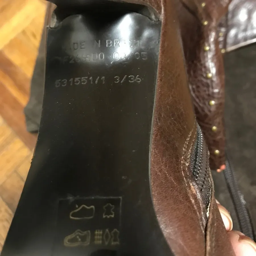 چرم  River Island