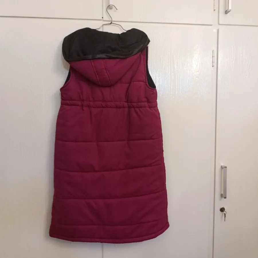 پافر کلاه دار سرخابی