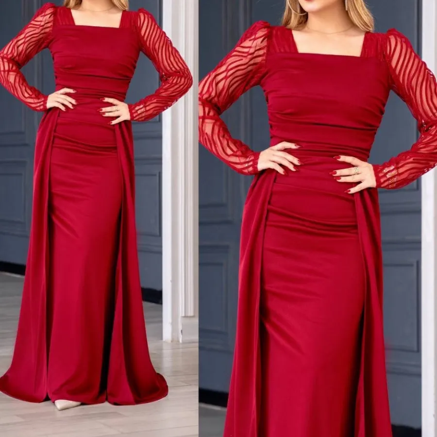 پیراهن مجلسی پوشیده