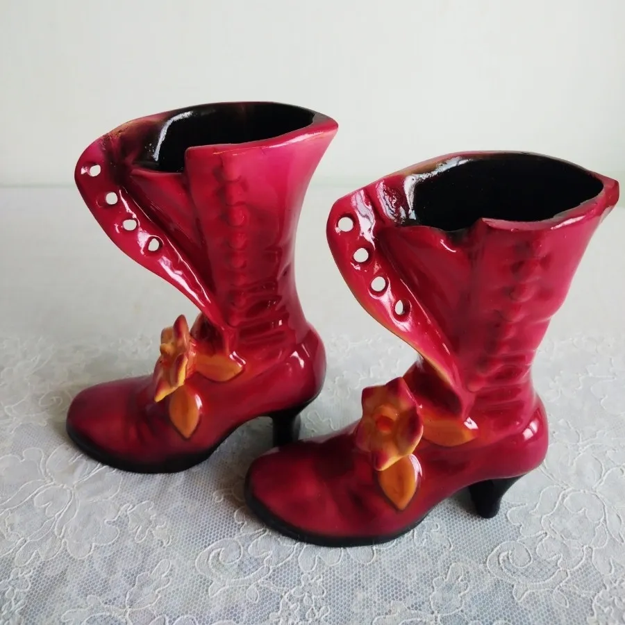 گلدان های چکمه ای