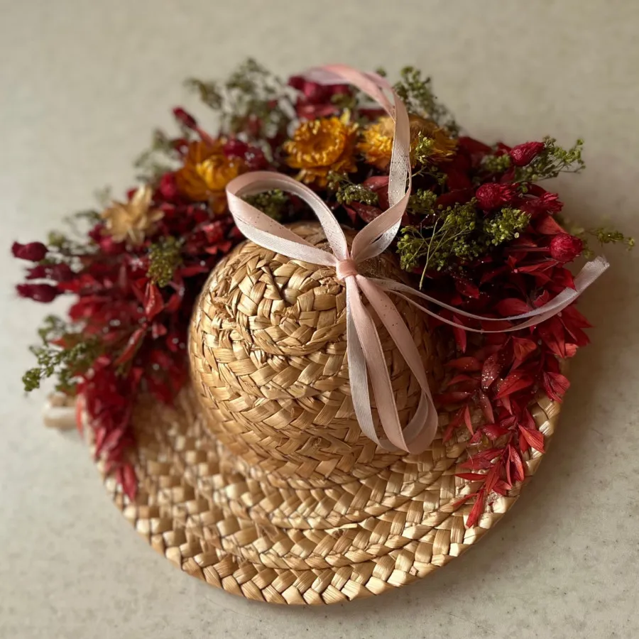 آویز در دیوار کوب