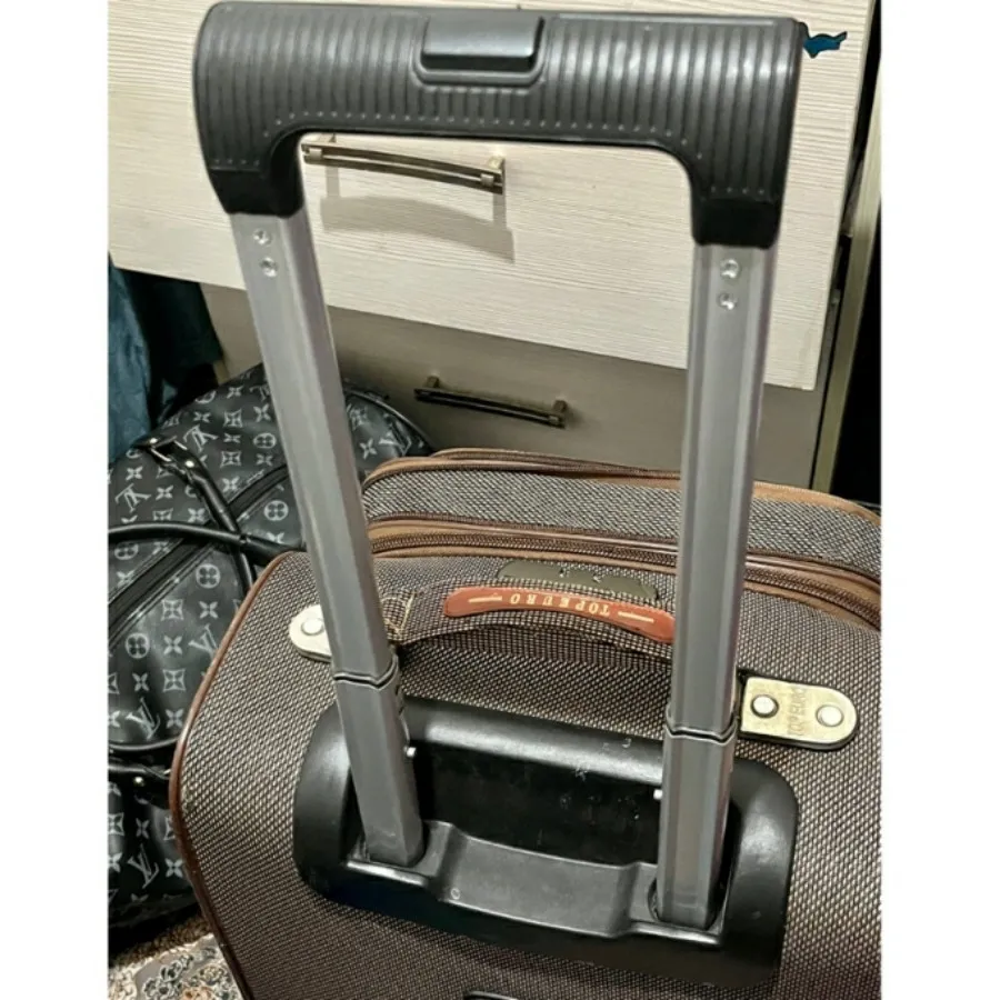 چمدان مسافرتی