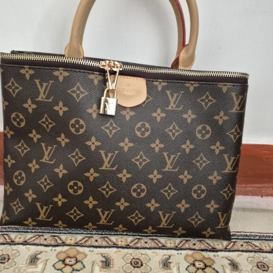 کیف مارک  ال وی