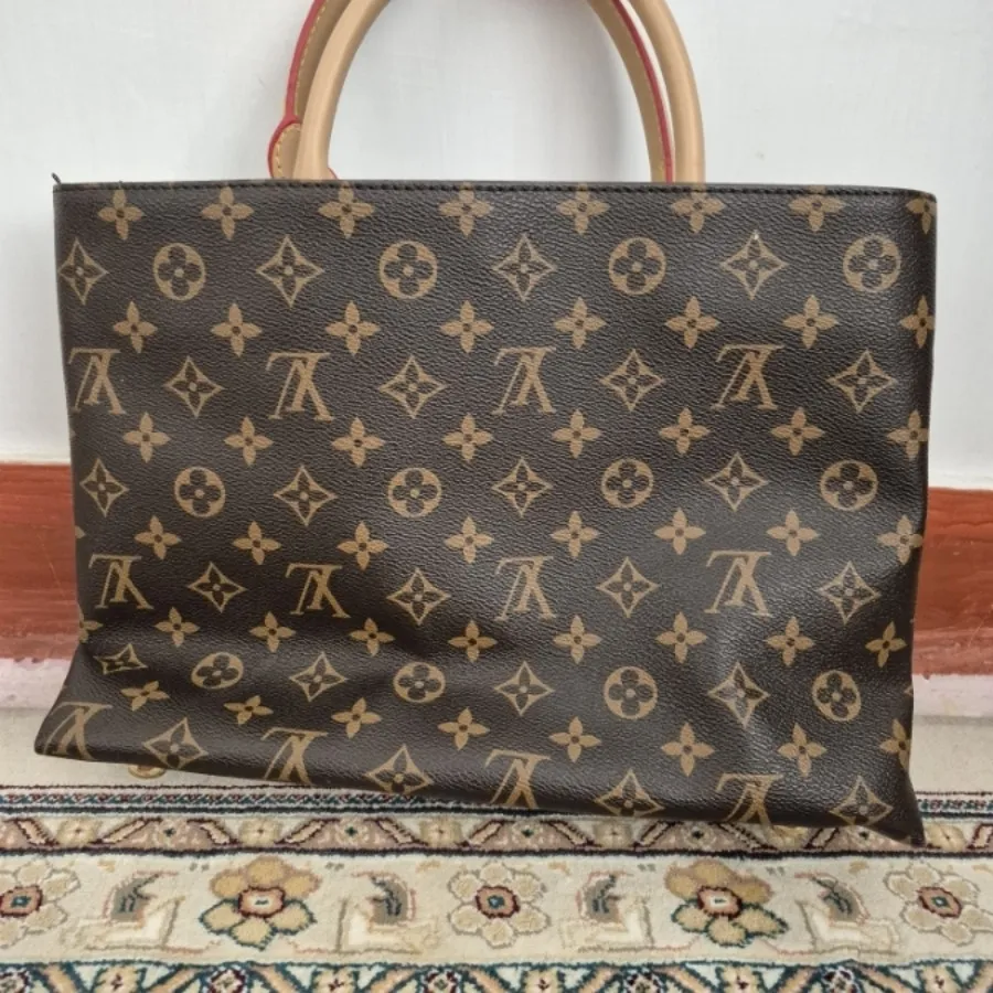 کیف مارک  ال وی