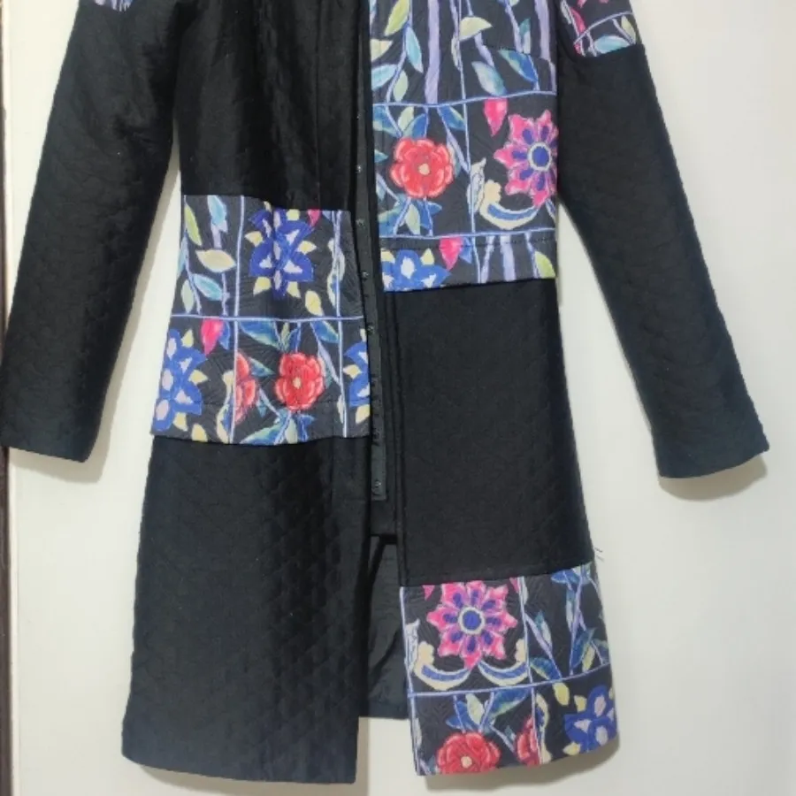 مانتو مشکی گلدار