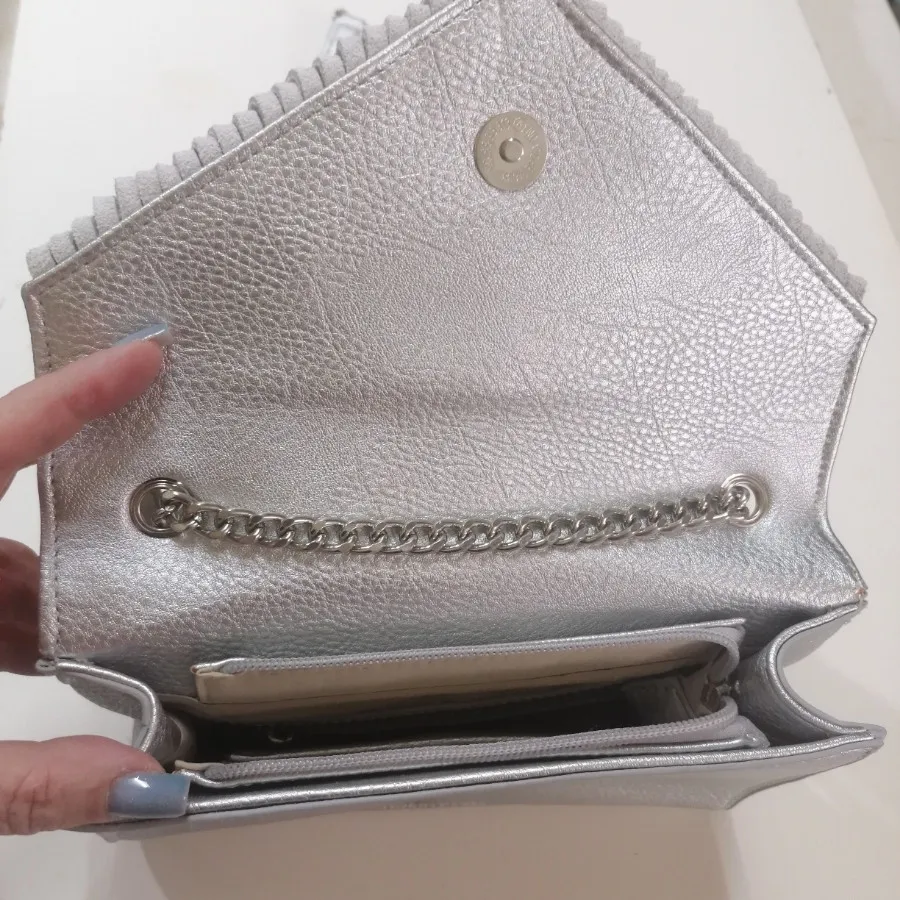 کیف نقره ای