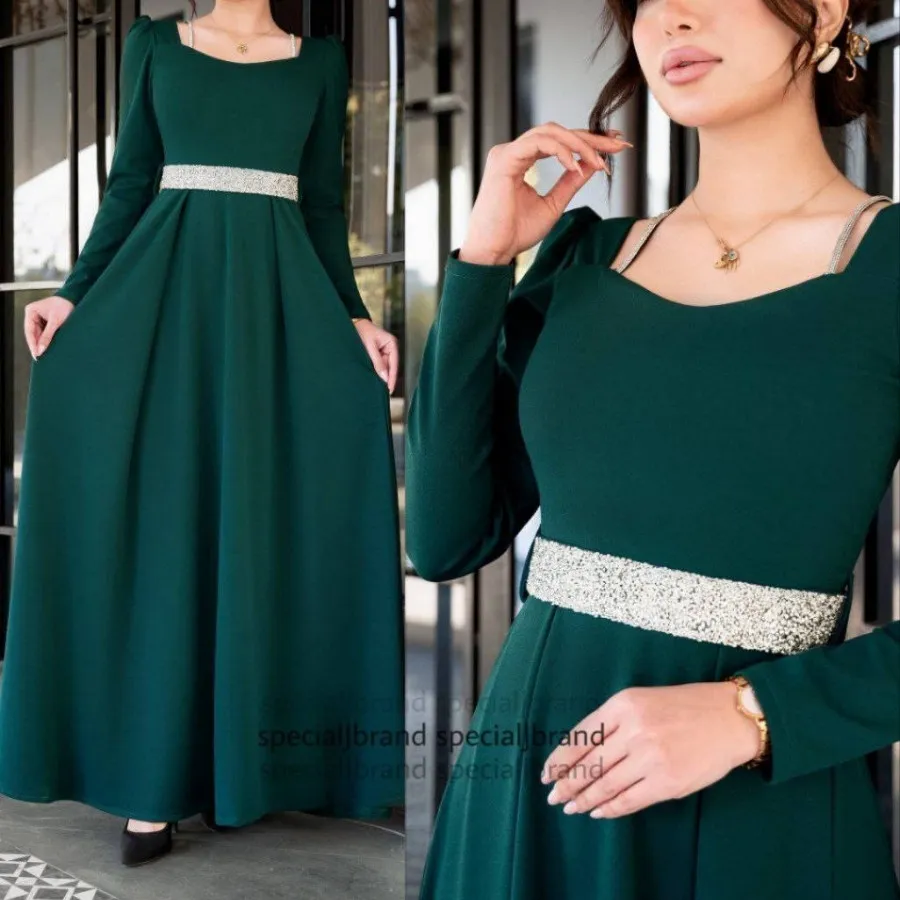 پیراهن مجلسی پوشیده