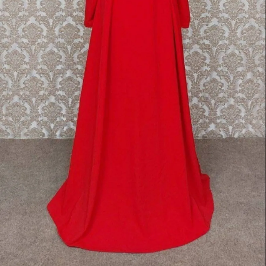 پیراهن مجلسی پوشیده