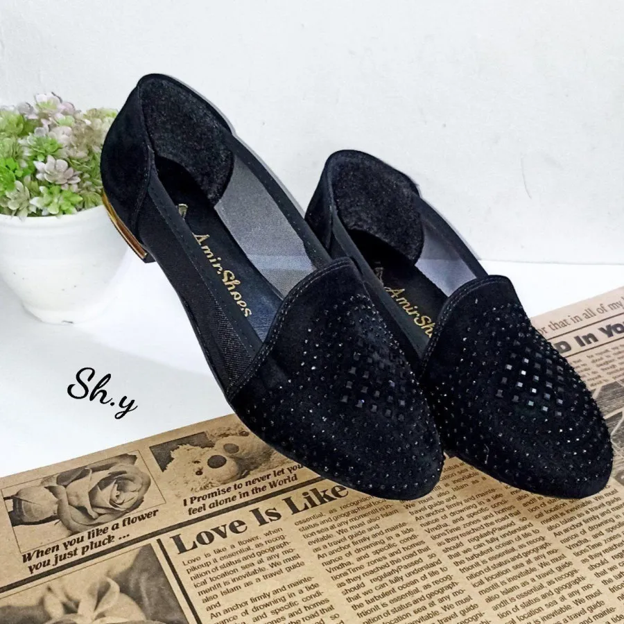 کالج/ بابت نگینی ترنج