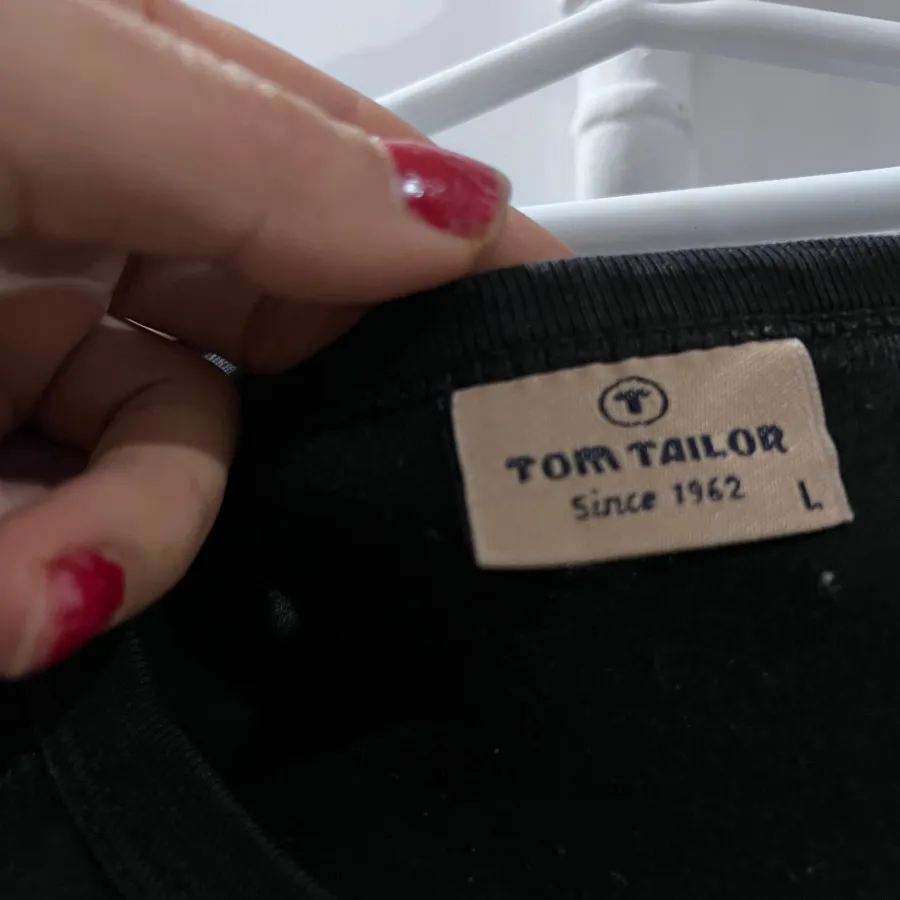 تیشرت تام تیلور