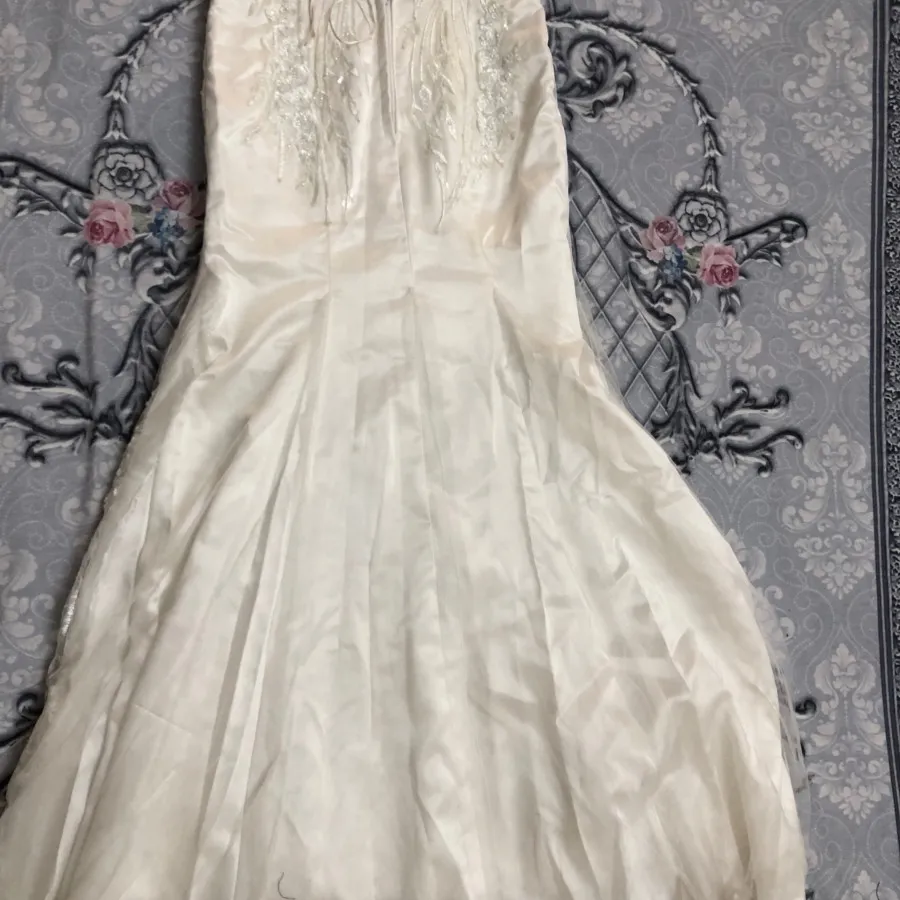 پیراهن نامزدی