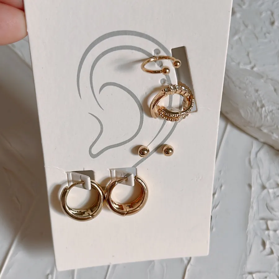 پک‌گوشواره ‌و ایرکاف