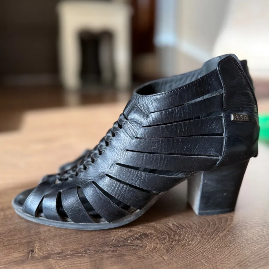 صندل پاشنه دار