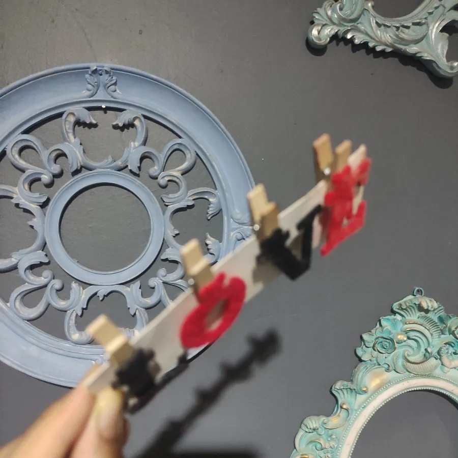 گیره های چوبی عشق LOVE