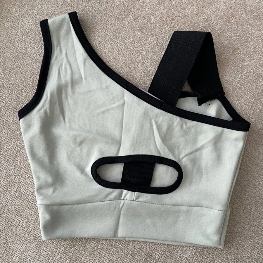 نیم تنه نایک