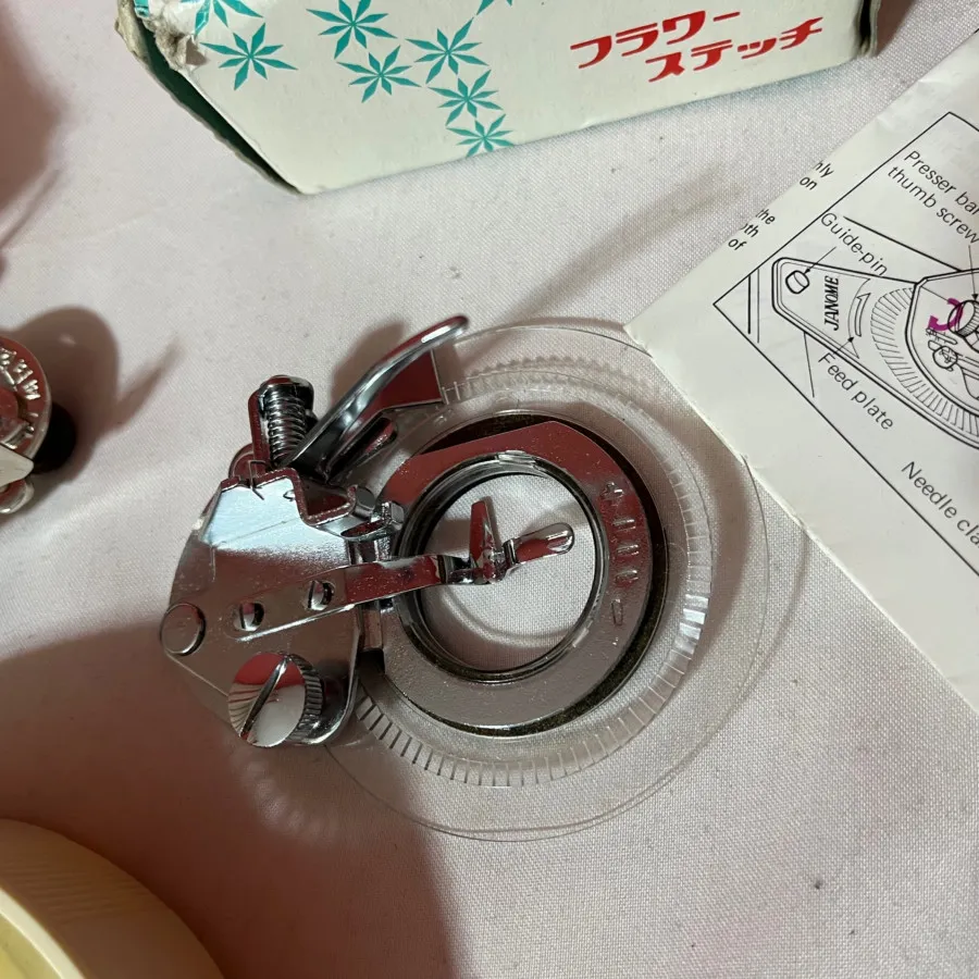 پایه چرخ گلدوزی