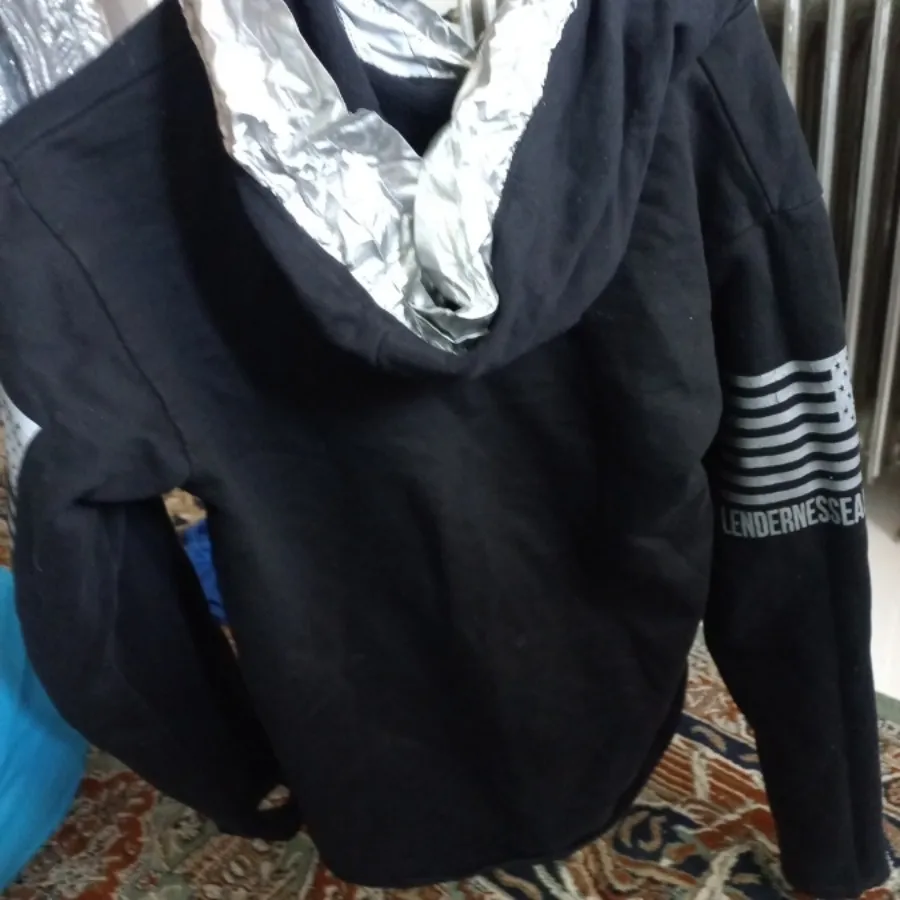 هودی کلاه دار