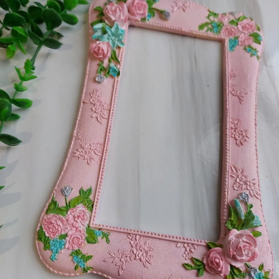 قاب عکس صورتی