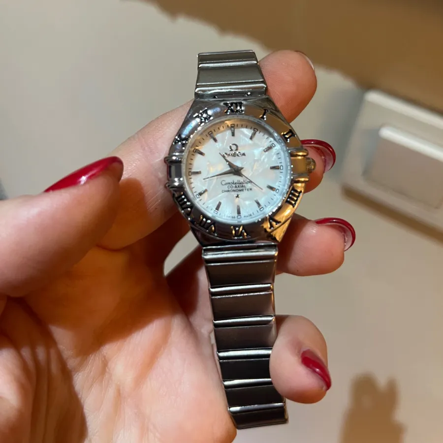 ساعت طرح امگا