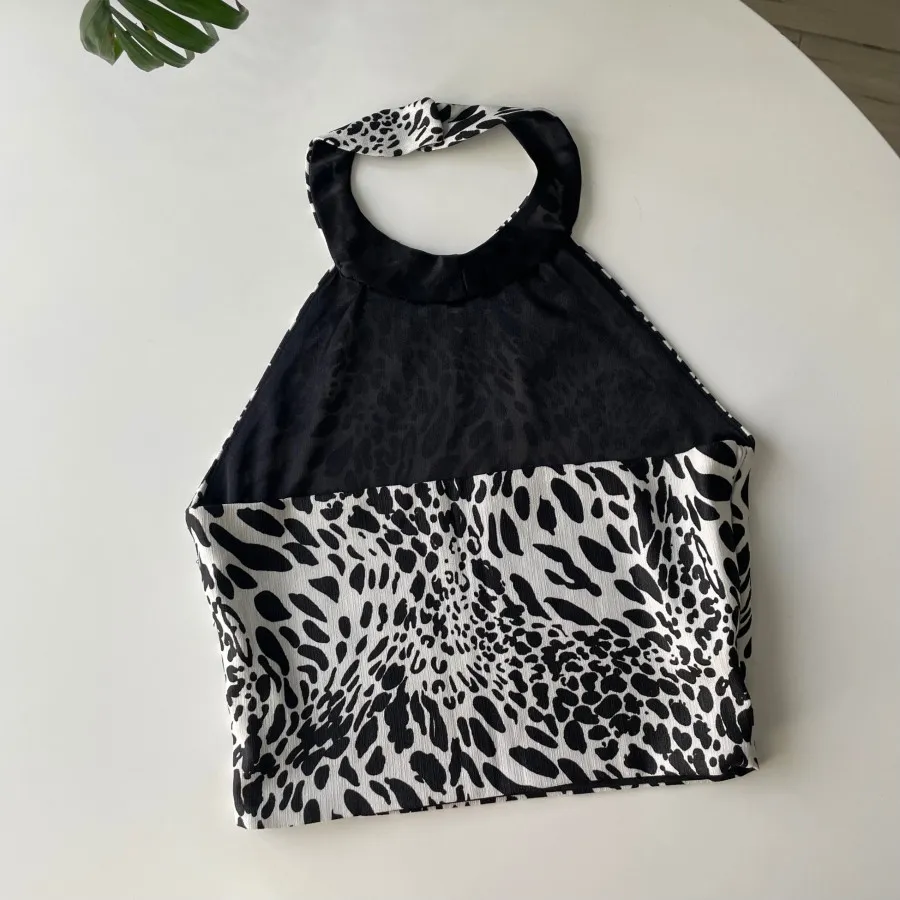 کراپ تاپ پشت گردنی